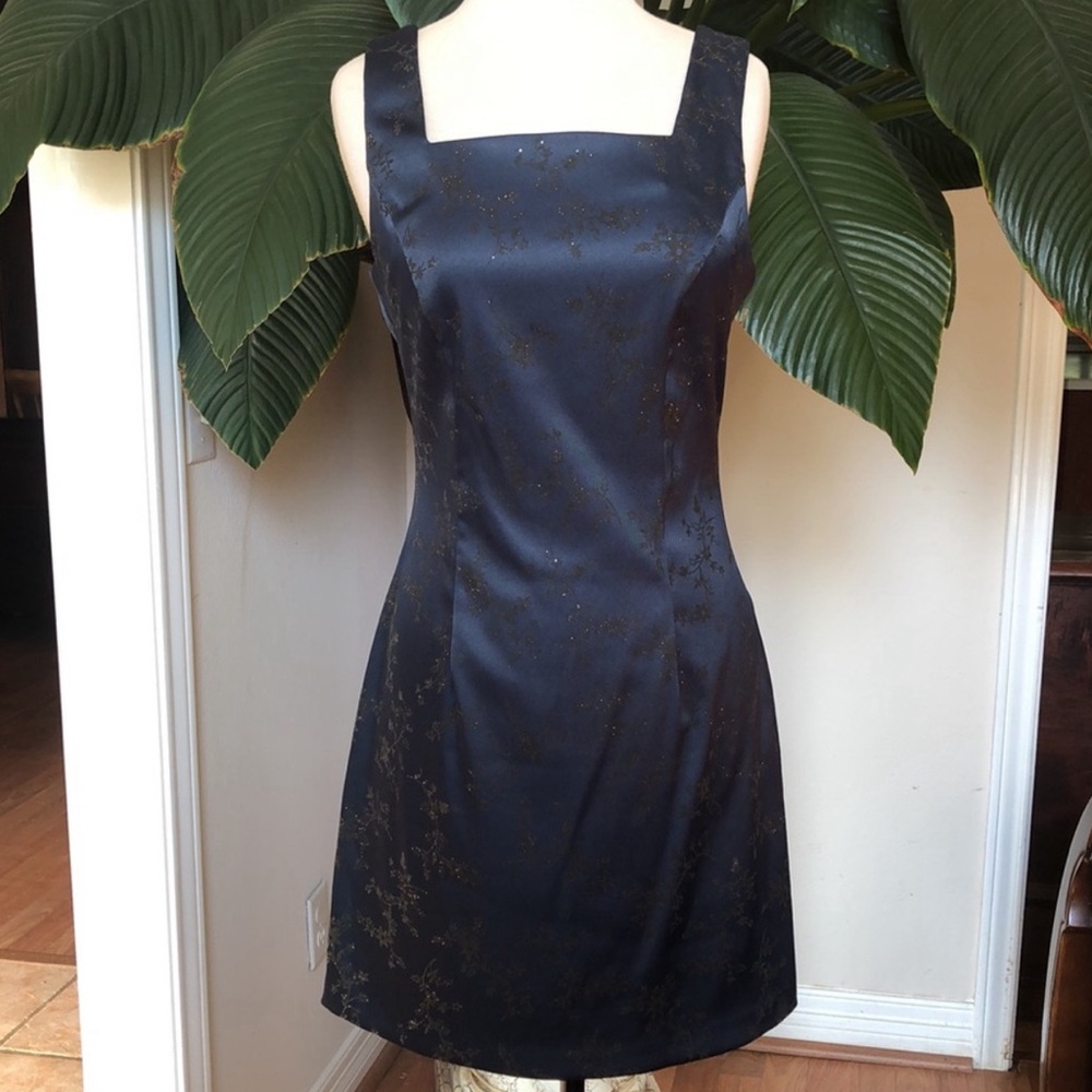 Elegant Navy and Black Sleeveless Dress